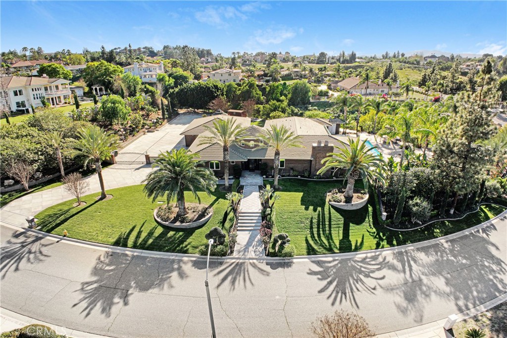 6897 Chartwell Drive