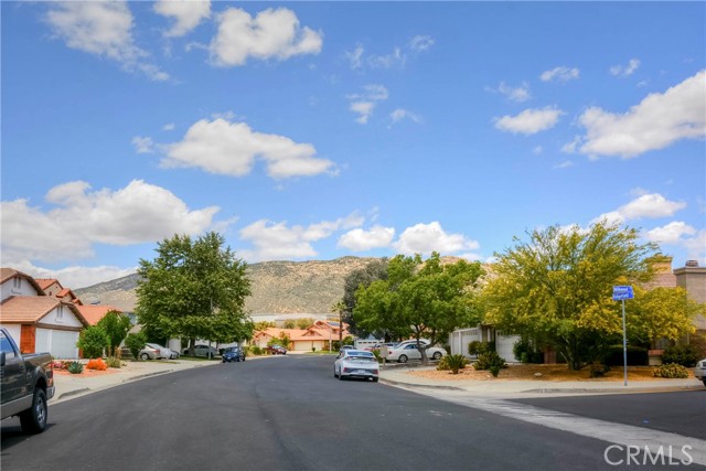 10685 Ridgefield, Moreno Valley CA: https://media.crmls.org/medias/c78963bf-8543-45d7-be35-a72f30518b53.jpg