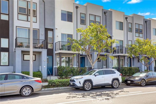 Detail Gallery Image 2 of 36 For 365 Placemark, Irvine,  CA 92614 - 2 Beds | 3/1 Baths