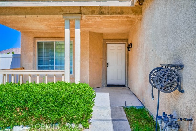 Detail Gallery Image 3 of 41 For 7358 Autumn Chase Dr, Highland,  CA 92346 - 4 Beds | 3/1 Baths