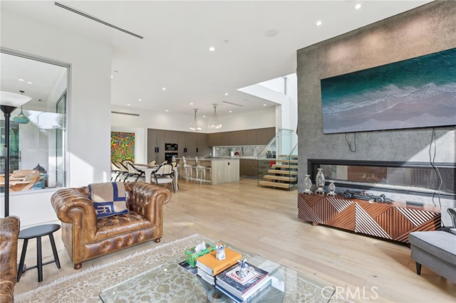 Detail Gallery Image 9 of 54 For 1609 N Fairfax Ave, Los Angeles,  CA 90046 - 4 Beds | 5 Baths