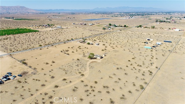 24254 Yucca Loma Road, Apple Valley CA: https://media.crmls.org/medias/c78b73cd-4b15-48b3-8a0a-4267b9fc6773.jpg