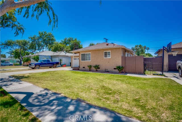 2304 W Flower Avenue, Fullerton CA: https://media.crmls.org/medias/c78bc3c5-25b4-4110-ac80-828c02c34ff9.jpg