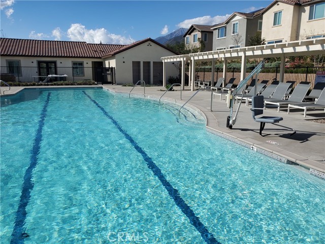 Detail Gallery Image 15 of 23 For 16229 Castello #6,  Fontana,  CA 92336 - 4 Beds | 2/1 Baths