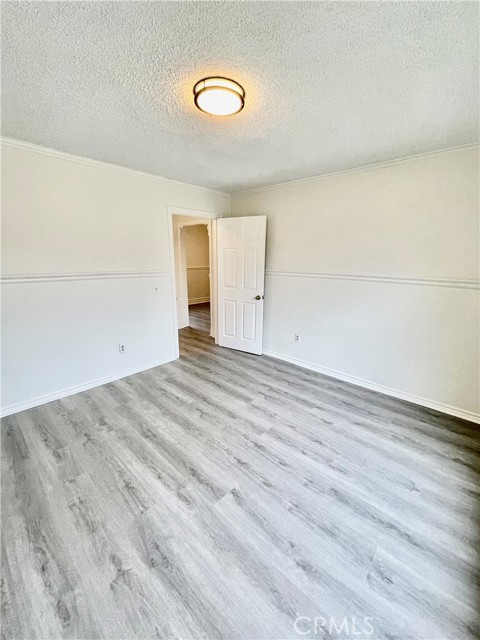 Detail Gallery Image 18 of 20 For 3300 W Chandler Bld, Burbank,  CA 91505 - 4 Beds | 2 Baths