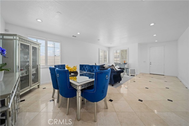 Detail Gallery Image 4 of 23 For 7501 W Avenue L11, Lancaster,  CA 93536 - 5 Beds | 3 Baths