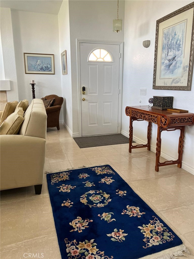 https://media.crmls.org/medias/c78e2ab6-db2e-4d02-8f2b-84e2ca78dbe5.jpg?preset=X-Large