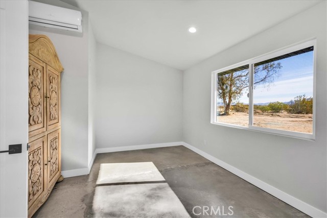 1421 Sunrise Avenue, 29 Palms CA: https://media.crmls.org/medias/c78e8b41-0851-42dd-8a5e-d421e43037da.jpg