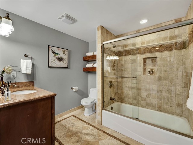 Detail Gallery Image 19 of 21 For 11280 La Maida #401,  North Hollywood,  CA 91601 - 3 Beds | 2/1 Baths
