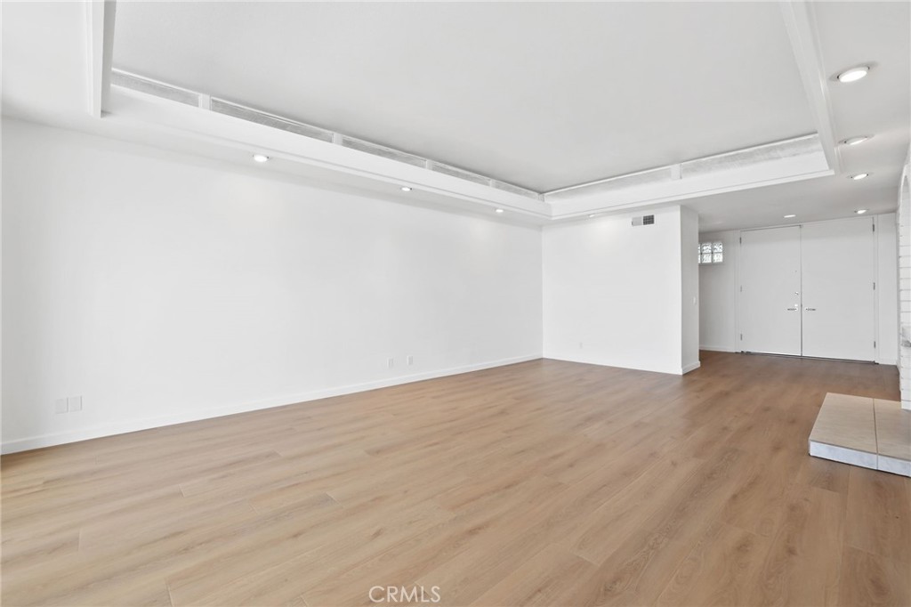 MLS #NP25258760 image #8