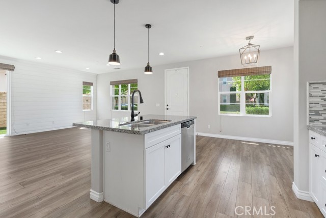 21851 Moveo Drive, Saugus CA: https://media.crmls.org/medias/c78f94da-8269-477e-956d-ccb5b1c75c4d.jpg