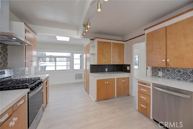 Detail Gallery Image 16 of 40 For 931 Manhattan Ave, Hermosa Beach,  CA 90254 - – Beds | – Baths