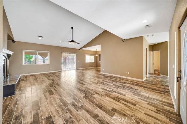 Detail Gallery Image 12 of 65 For 7315 W Avenue A8, Lancaster,  CA 93536 - 3 Beds | 3 Baths