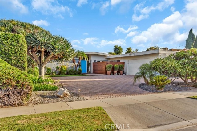 1640 W Ricky Avenue, Anaheim CA: https://media.crmls.org/medias/c7914cb1-b93e-4ca4-900a-6c9b328fdd06.jpg