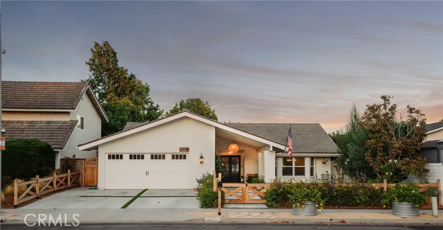 Detail Gallery Image 2 of 61 For 13822 Henstridge Cir, Tustin,  CA 92780 - 4 Beds | 3 Baths