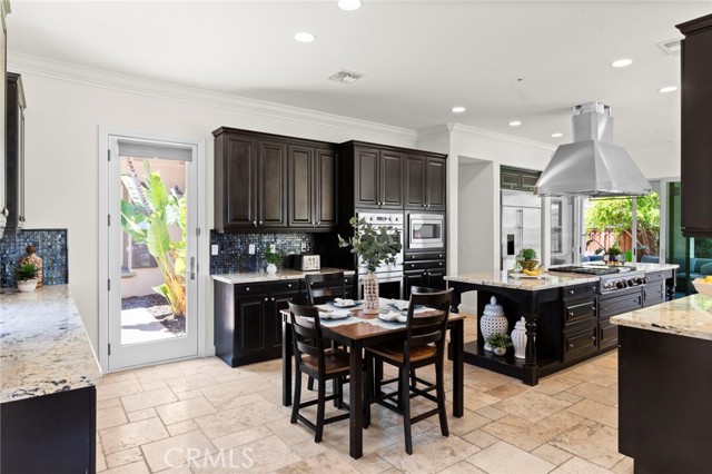 15020 Applewood Court, San Diego CA: https://media.crmls.org/medias/c793e59b-1881-44a7-a1e0-2fdb925aa278.jpg