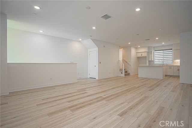 Detail Gallery Image 13 of 48 For 2317 W Broadway #6,  Anaheim,  CA 92804 - 4 Beds | 3/1 Baths