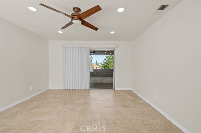 Detail Gallery Image 4 of 32 For 1305 Brentwood Cir #D,  Corona,  CA 92882 - 2 Beds | 2 Baths