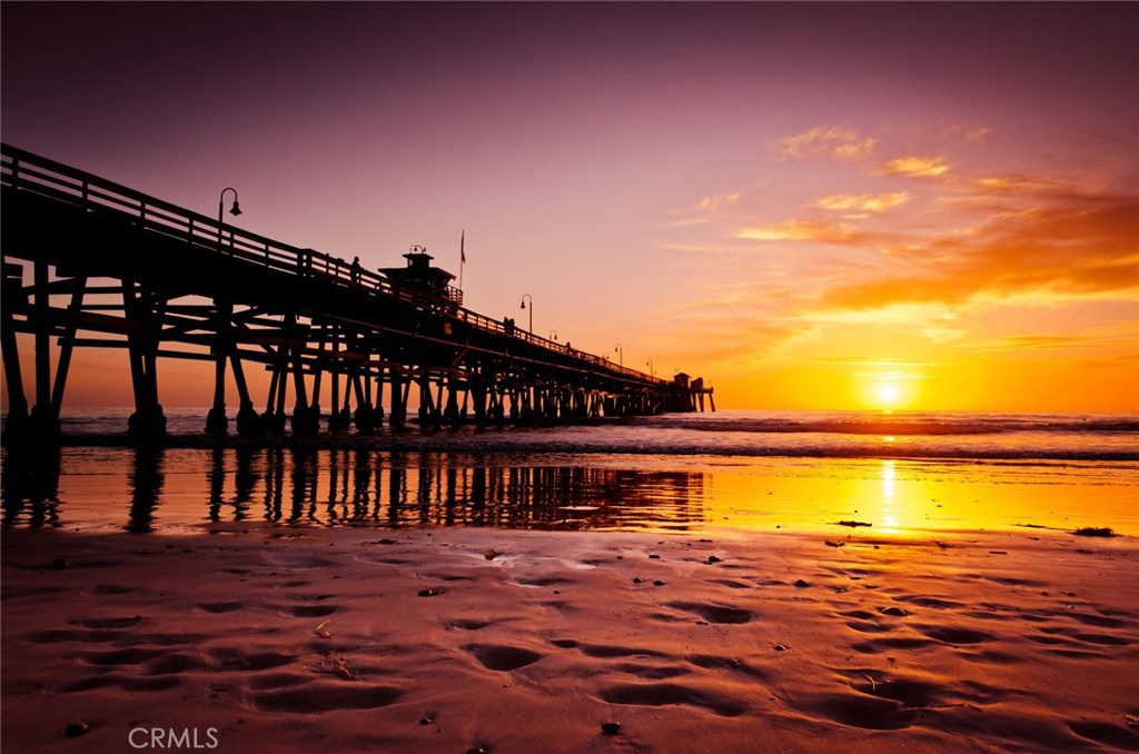 https://media.crmls.org/medias/c794d590-8b1f-41ca-b798-7a5001b0a60e.jpg?preset=X-Large