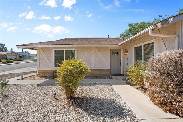 Detail Gallery Image 4 of 33 For 14318 Montecito, Victorville,  CA 92395 - 3 Beds | 2 Baths
