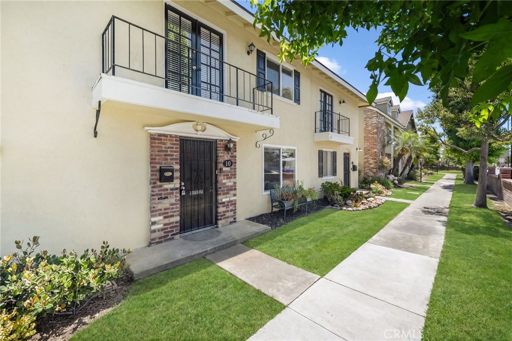 3342 Bradbury