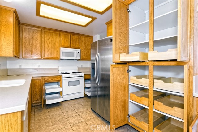 Detail Gallery Image 11 of 30 For 19028 Stoddard Way, Apple Valley,  CA 92308 - 2 Beds | 2 Baths