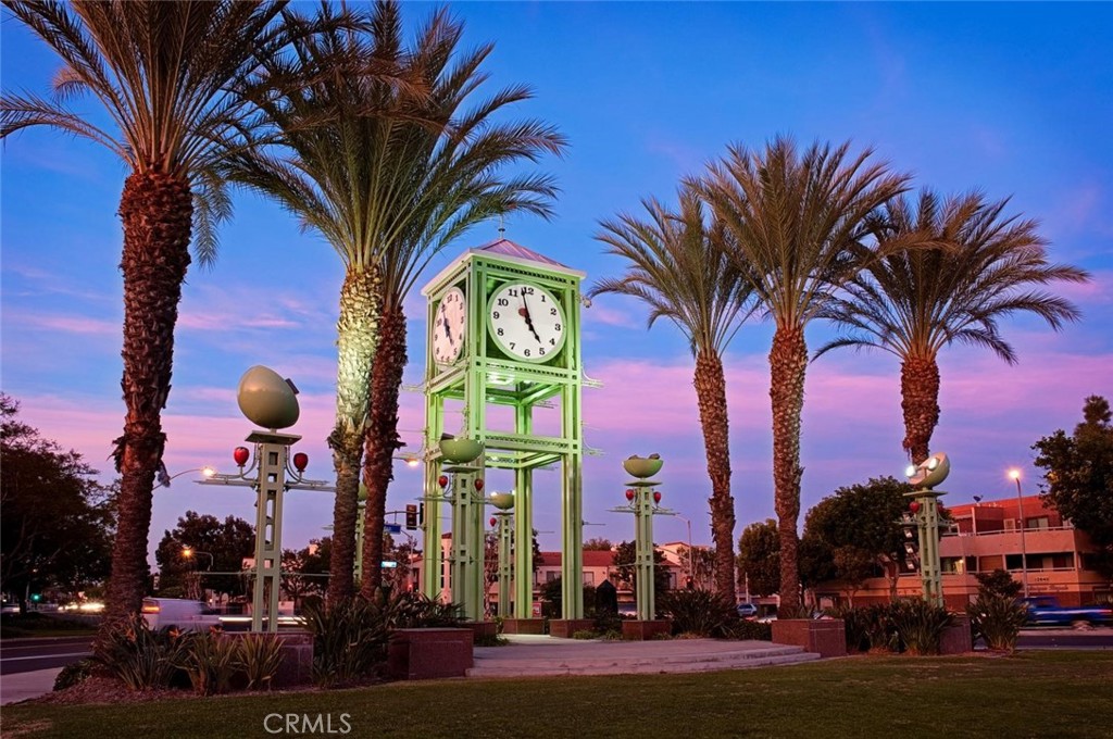 https://media.crmls.org/medias/c79860f7-43c6-4b35-a118-4e6aad40287a.jpg?preset=X-Large