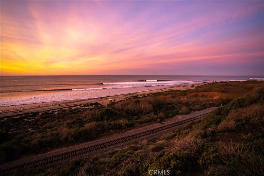 https://media.crmls.org/medias/c798614e-c3b3-4bf2-9236-2d60a5a595b4.jpg?preset=X-Large