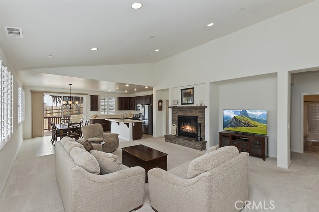218 Crimson Circle, Big Bear City CA: https://media.crmls.org/medias/c7989264-5a08-473d-993a-00bb86a63607.jpg