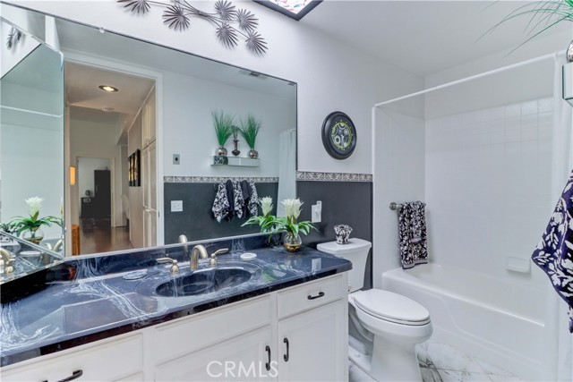 2049 Via Mariposa East, Laguna Woods CA: https://media.crmls.org/medias/c798ea9b-5a5f-4889-b1d5-3299b607f099.jpg