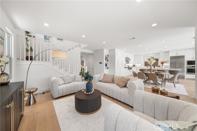 107 Somera, Irvine CA: https://media.crmls.org/medias/c7990666-ab6a-4182-bb91-3685455d9377.jpg
