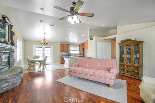 Detail Gallery Image 21 of 48 For 22301 Westwood Bld, Tehachapi,  CA 93561 - 3 Beds | 2 Baths