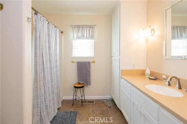 Detail Gallery Image 19 of 43 For 18142 Sweetwood Ct, Hidden Valley Lake,  CA 95467 - 3 Beds | 2 Baths