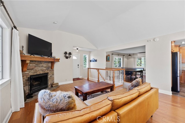 28833 Manitoba Drive, Lake Arrowhead CA: https://media.crmls.org/medias/c79aa838-fa8f-43f4-82f9-f8e46068d796.jpg