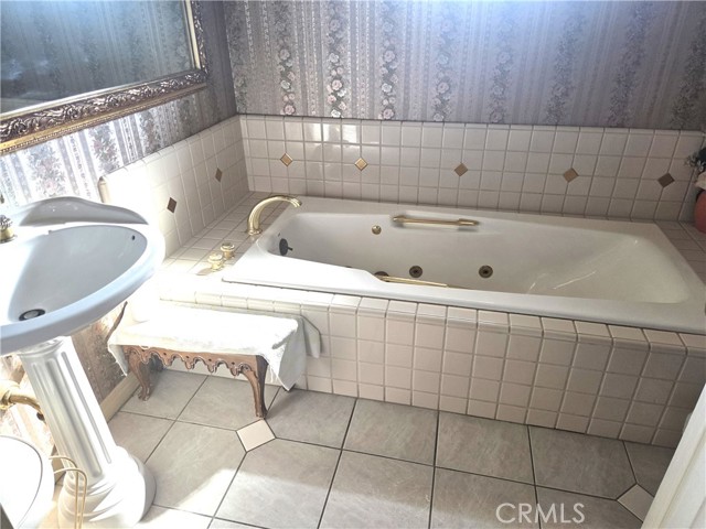 Image 10 of 16 For 4410 Centralia