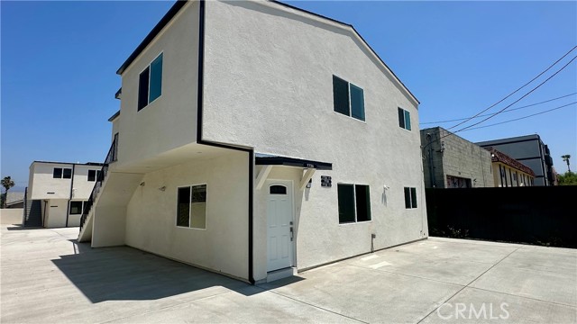 7726 Laurel Canyon Boulevard, North Hollywood CA: https://media.crmls.org/medias/c79acab3-5b6e-475b-843c-654b14fa7dde.jpg