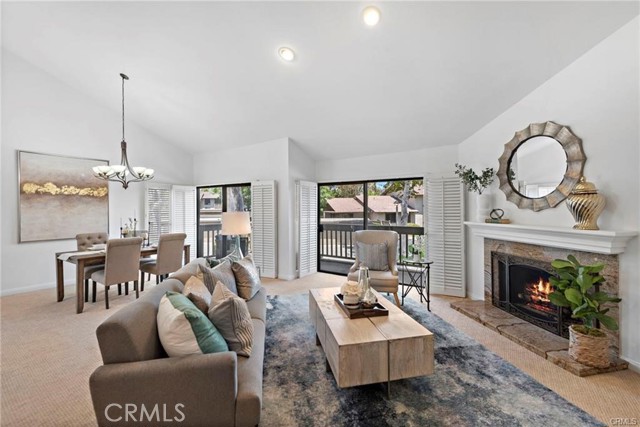 Detail Gallery Image 2 of 15 For 3 Cerrito, Irvine,  CA 92612 - 2 Beds | 2 Baths