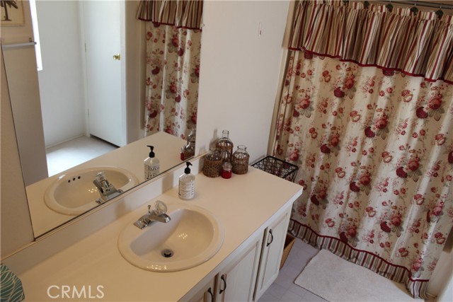 220 Colorado River Drive, Blythe CA: https://media.crmls.org/medias/c79b6f63-d6d2-416d-b87b-d753dc0af546.jpg