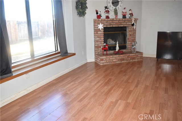 Detail Gallery Image 3 of 25 For 8873 Holly, California City,  CA 93505 - 3 Beds | 2 Baths