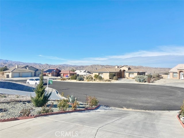 57281 Titian Court, Yucca Valley CA: https://media.crmls.org/medias/c79c1cab-f8b1-4b36-b64b-197a259553b0.jpg
