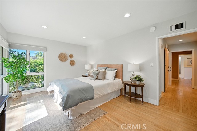 1210 Los Altos Avenue, Long Beach CA: https://media.crmls.org/medias/c79ccc44-64cd-42a4-b0af-0c97500b537a.jpg