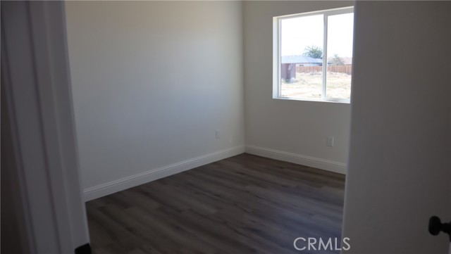 Detail Gallery Image 12 of 21 For 10408 Peach Ave, California City,  CA 93505 - 4 Beds | 3 Baths