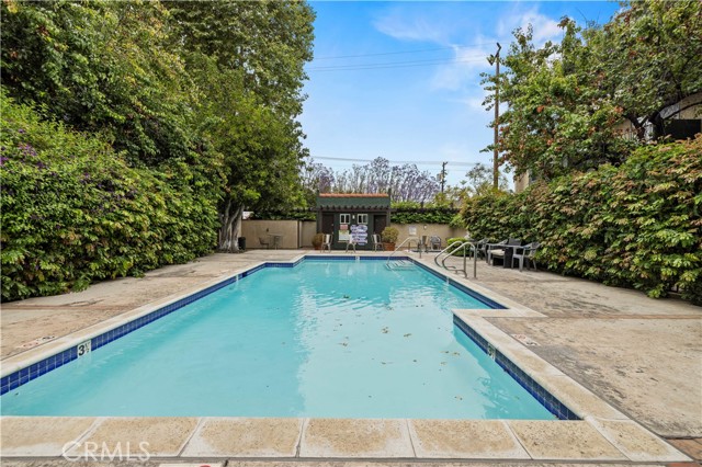 Detail Gallery Image 19 of 27 For 7439 Woodman Ave. #35,  Van Nuys,  CA 91405 - 2 Beds | 1 Baths