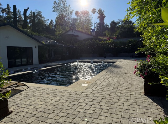 20301 Reaza Place, Woodland Hills CA: https://media.crmls.org/medias/c79da327-e537-4ff8-8db0-d01624af19fa.jpg