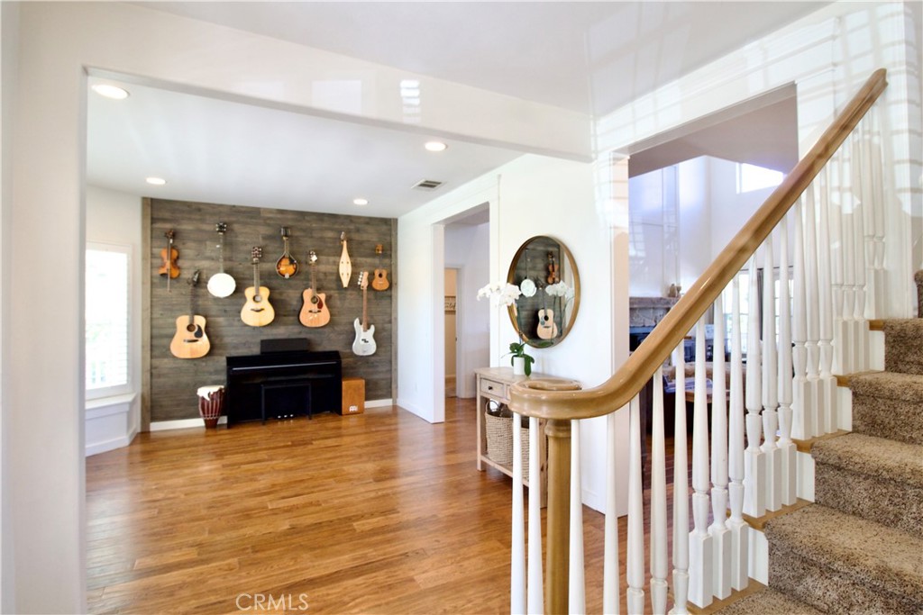 MLS #OC25090565 image #9