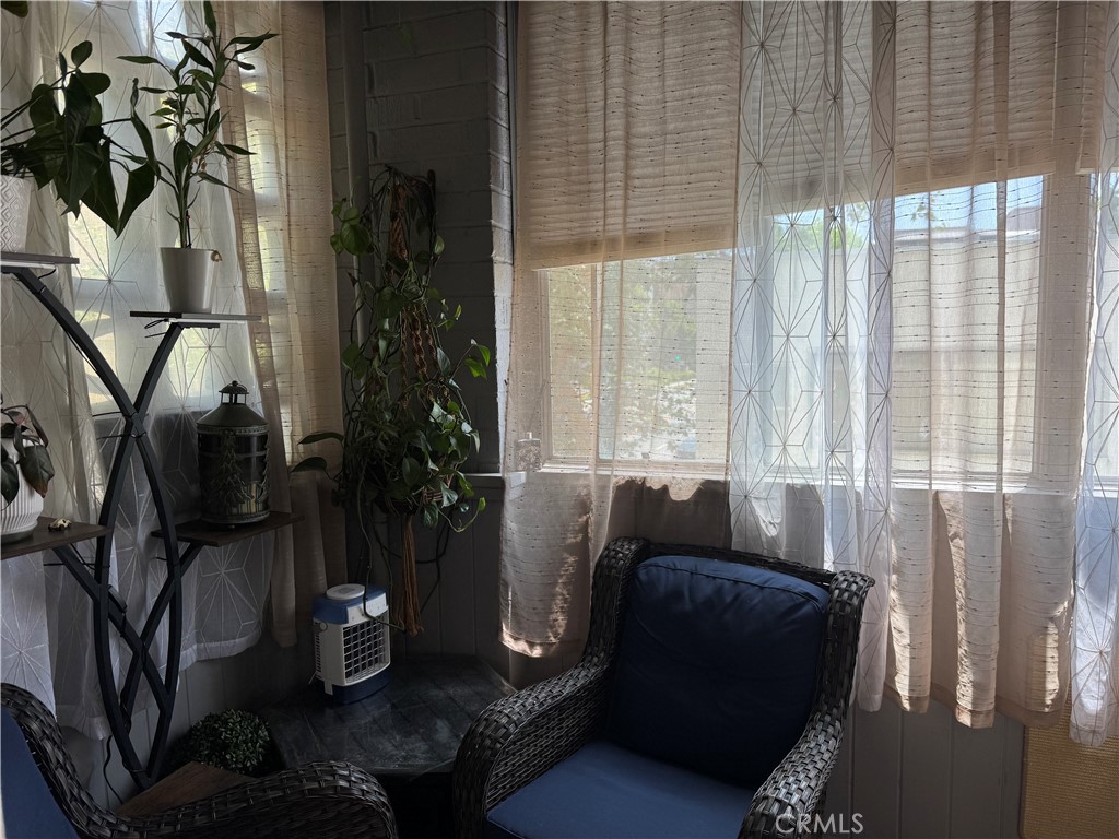https://media.crmls.org/medias/c79e7bc8-227c-4046-8625-915ed59510a1.jpg?preset=X-Large