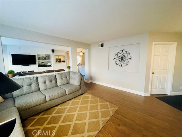 Image 3 for 924 Primrose Ln, Corona, CA 92878