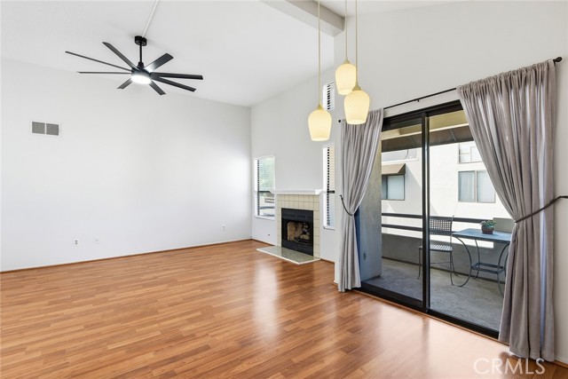 Detail Gallery Image 12 of 26 For 4265 Las Virgenes #2,  Calabasas,  CA 91302 - 2 Beds | 2 Baths