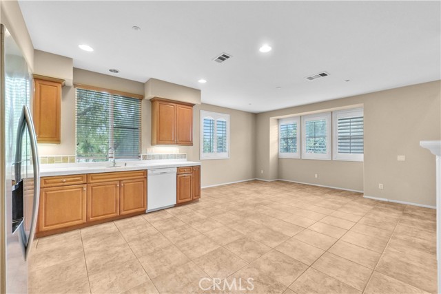 Image 14 of 27 For 284 Tustin Field Drive
