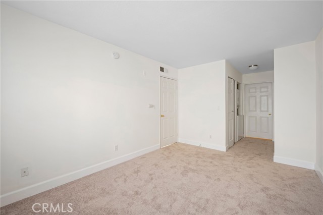 Detail Gallery Image 12 of 20 For 7045 Woodley Ave #212,  Van Nuys,  CA 91406 - 2 Beds | 2 Baths